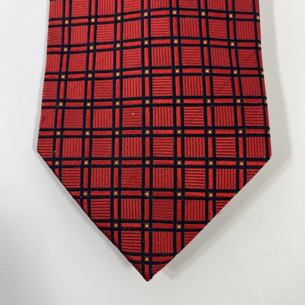 Jos A Bank Mens Tie3.75  in W x L60 in Silk Check Red Black